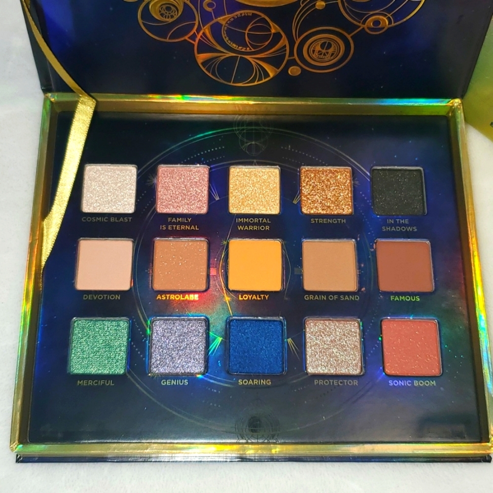 NIB Urban Decay x Marvel ETERNALS Eyeshadow Palette - Picture 2 of 14